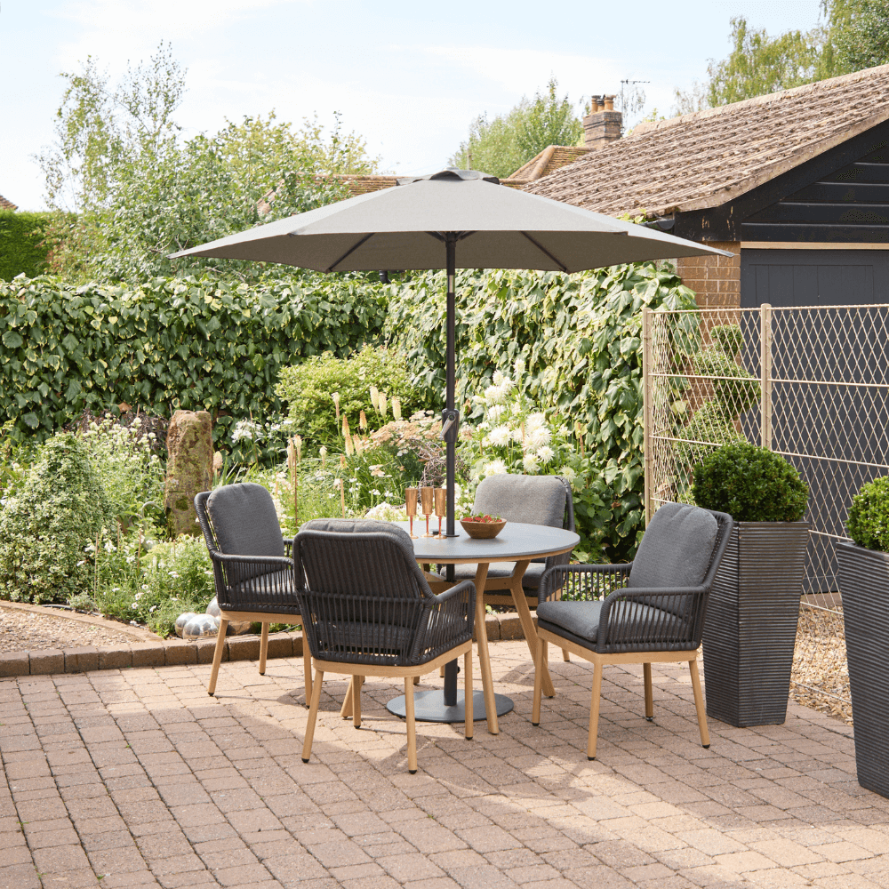 How to Host the Perfect Garden Party Brunch