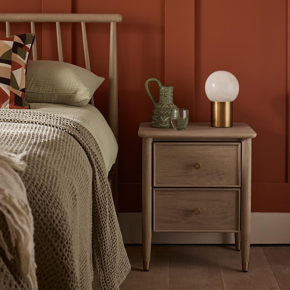 WILLOW BEDSIDE