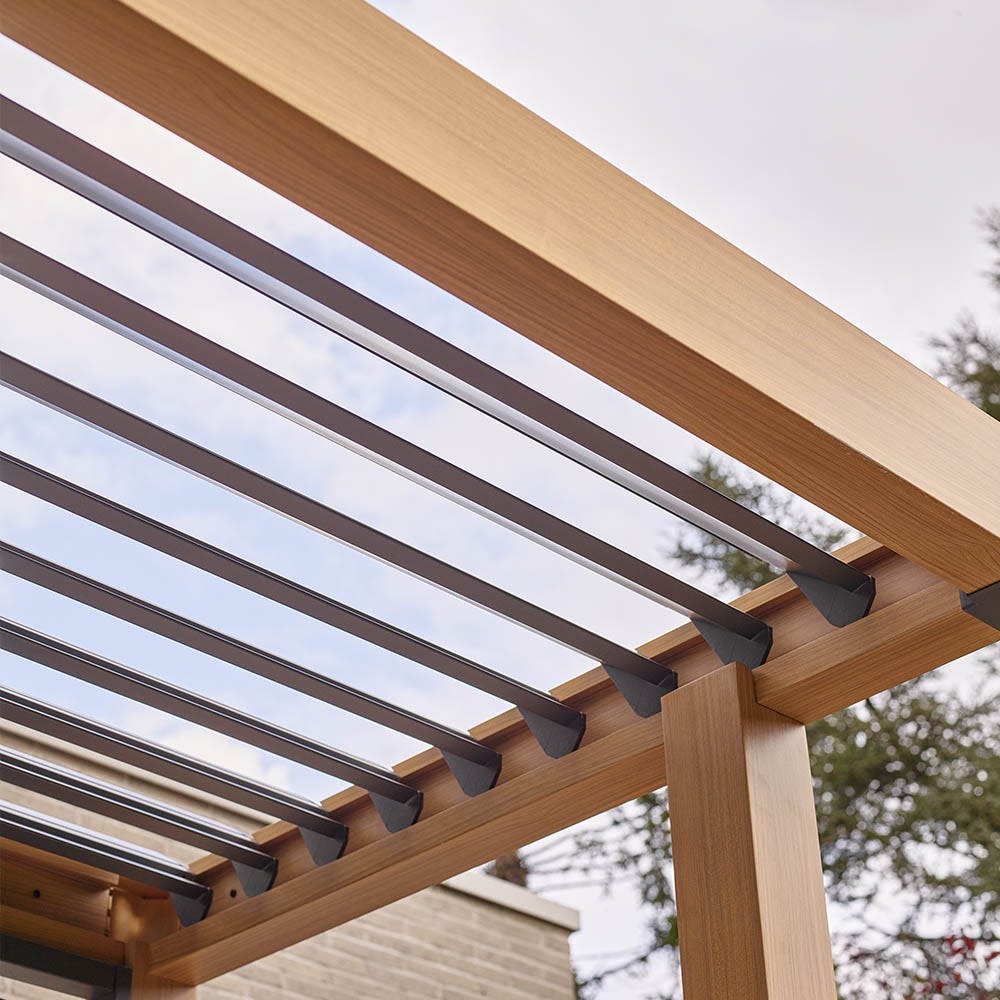 3 X 3M SAVANNAH PERGOLA WITH LIGHTS OAK