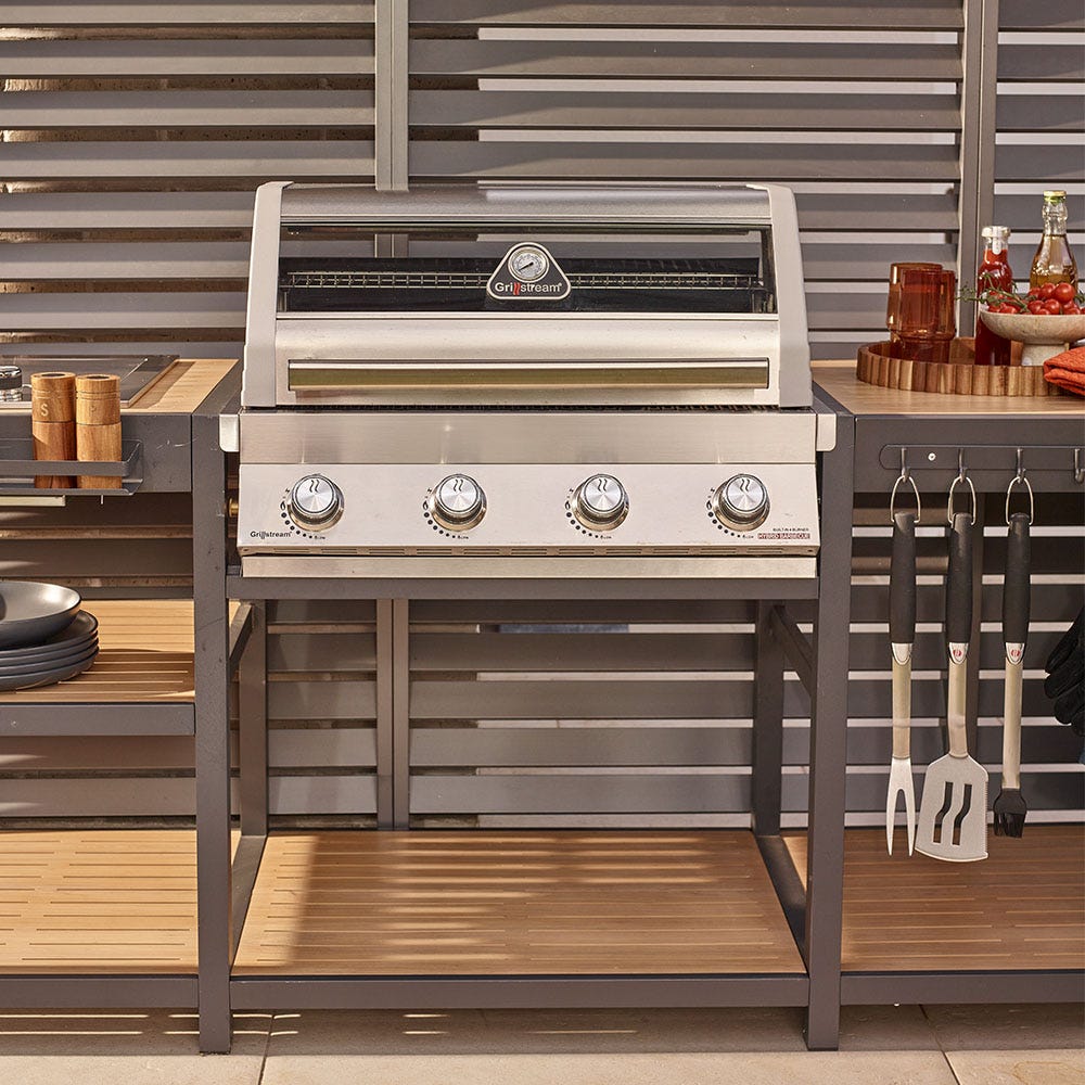 Savannah Hybrid Outdoor Kitchen - 4 Burner - Oak