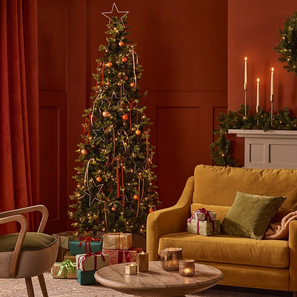7.5' ST. MORITZ PRE LIT TREE - 400 WW LED