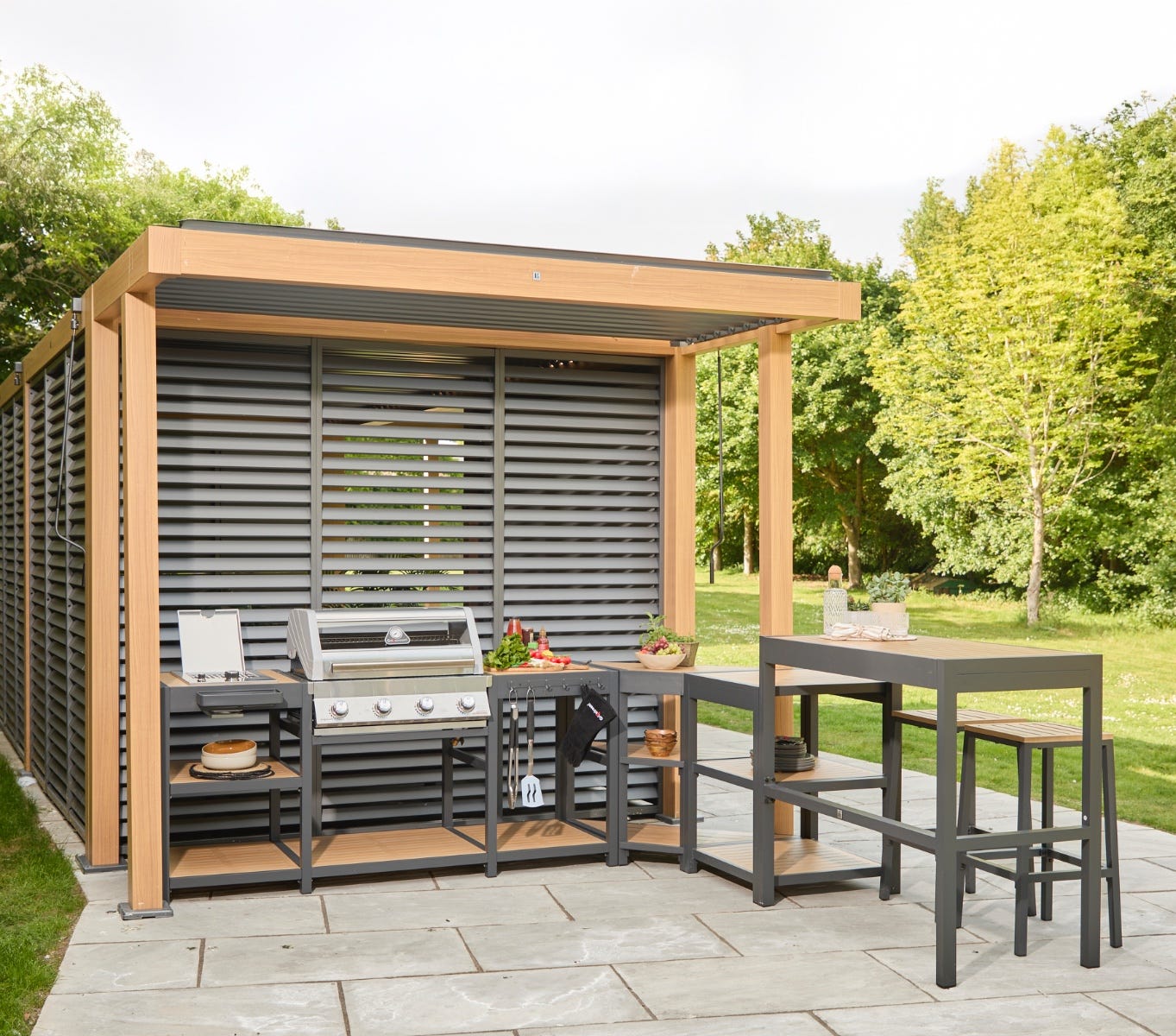 SAVANNAH OAK OUTDOOR KITCHEN ANGLED CORNER UNIT