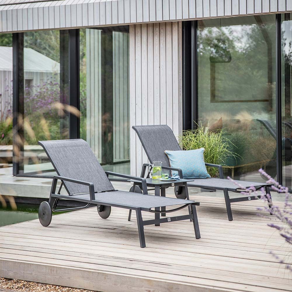 Aluminium store chaise lounge