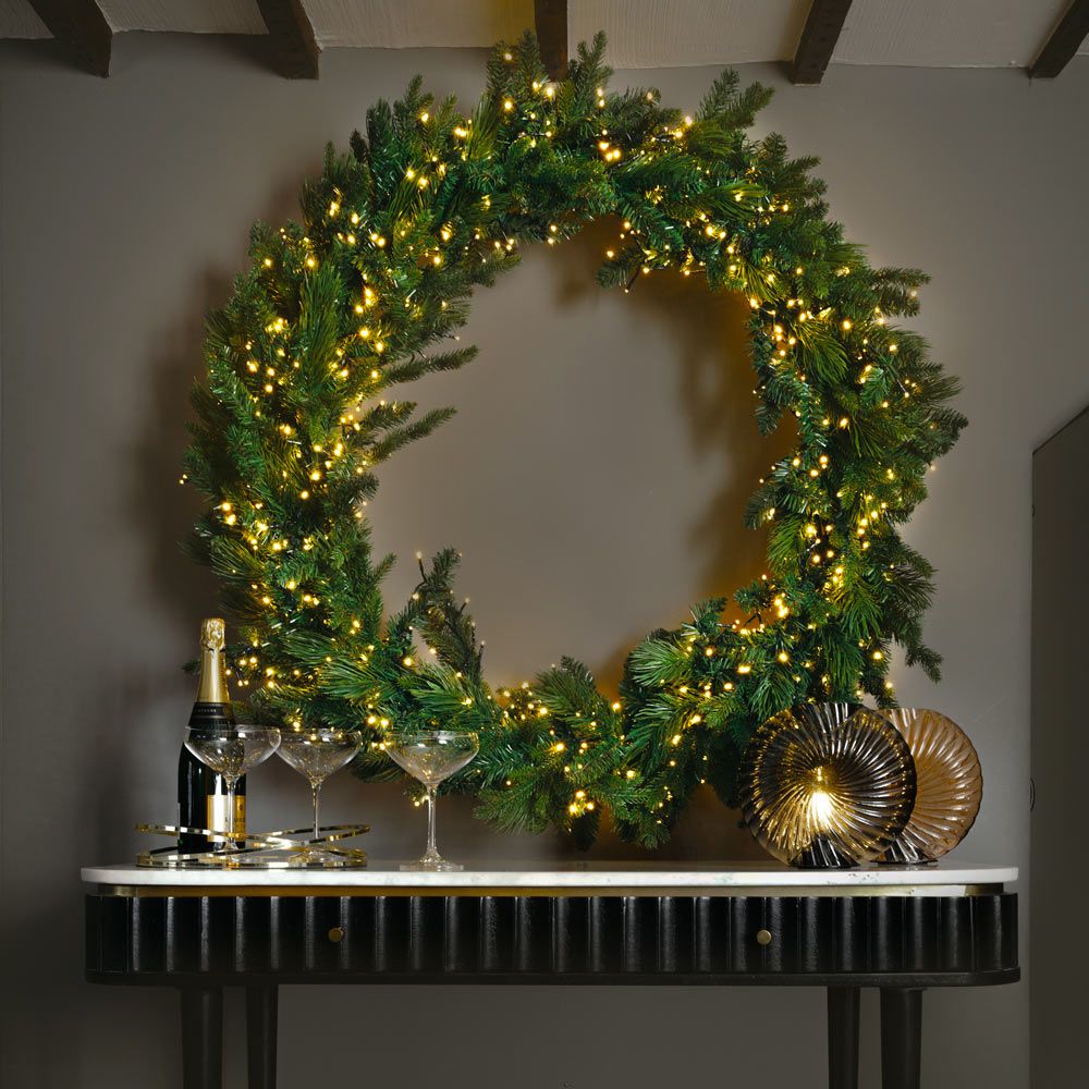 Light up wreaths outdoors discount