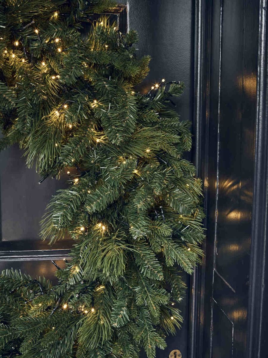Outdoor christmas shop wreaths large