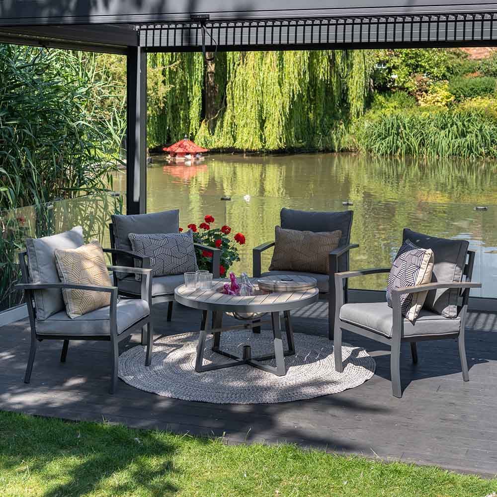 Garden ice bucket outlet table