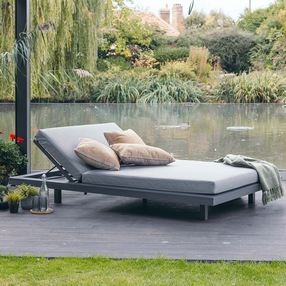High end shop daybed